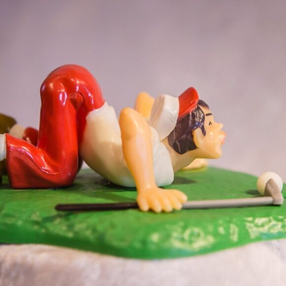 Vtg Wilton Comical Golfer Cake Topper Decoration Blowing Ball into hole - Picture 4 of 7